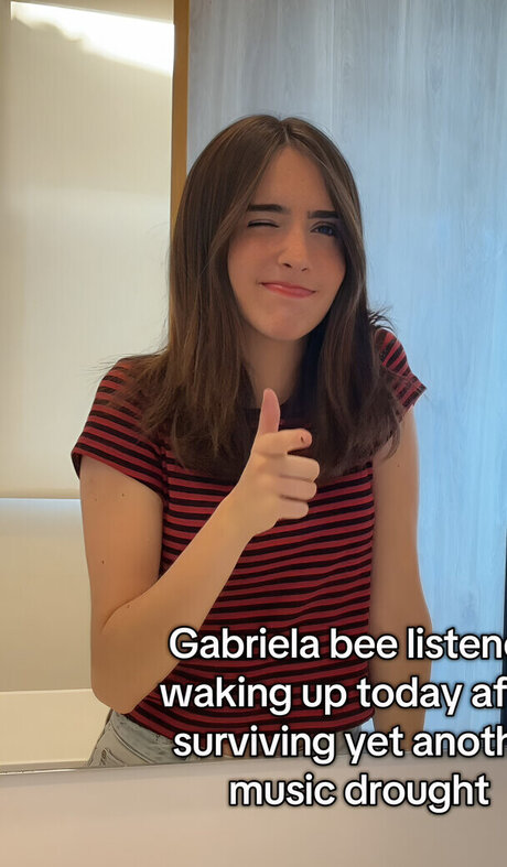 Gabriela Bee