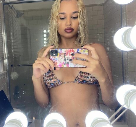 Tommy Genesis