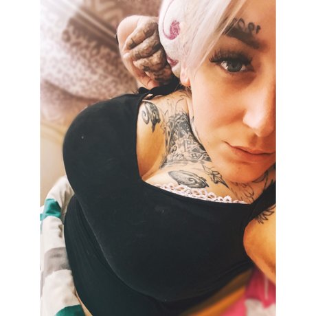 Foto di nudo di fuga di OnlyFans di Ladyblood