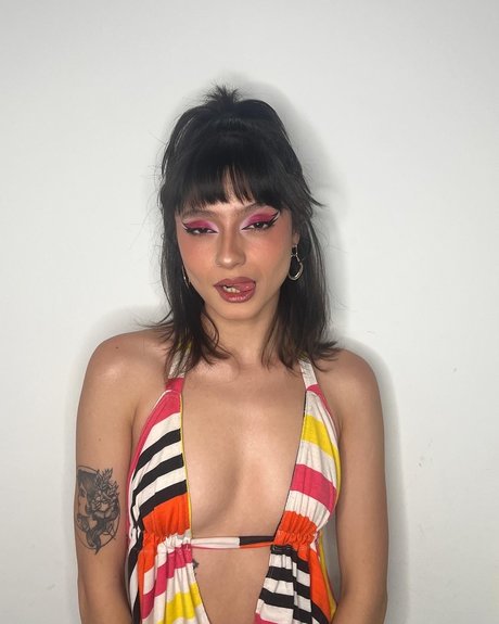 Foto di nudo di fuga di OnlyFans di Tt