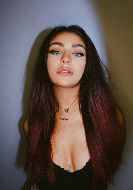 Andrea Russett