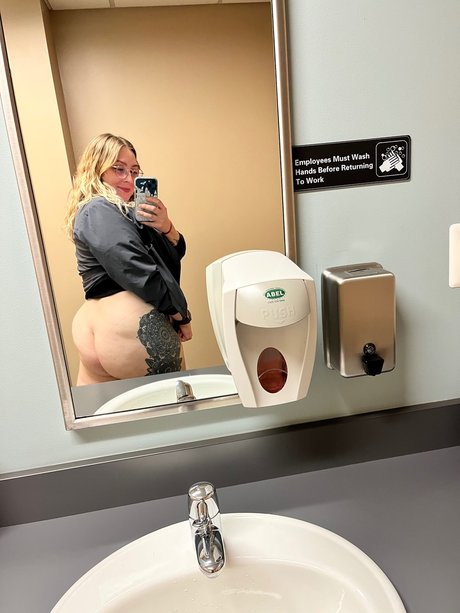 Foto di nudo di fuga di OnlyFans di Madison