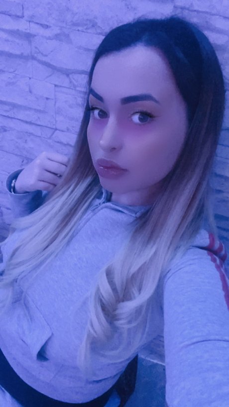 Foto di nudo di fuga di OnlyFans di Magic