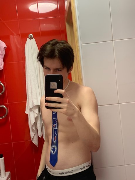 Foto di nudo di fuga di OnlyFans di Max