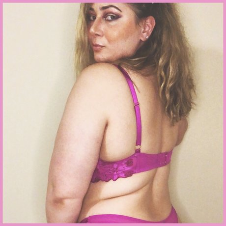 Foto di nudo di fuga di OnlyFans di Messina