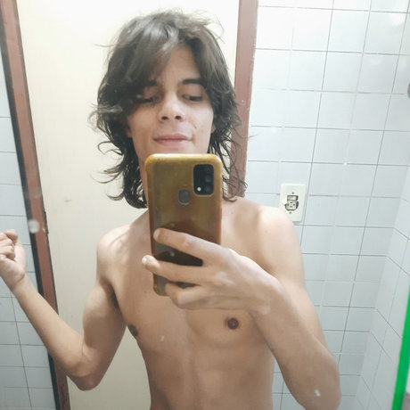 Foto di nudo di fuga di OnlyFans di Neri