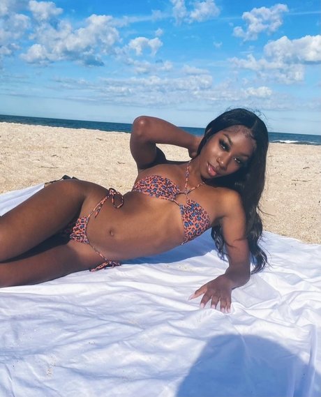 Foto di nudo di fuga di OnlyFans di Niyah