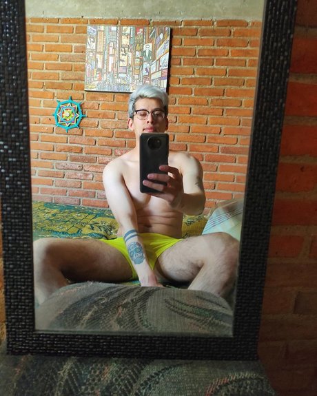 Foto di nudo di fuga di OnlyFans di  Oscar Gr