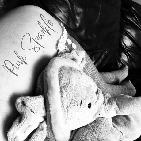 Foto di nudo di fuga di OnlyFans di Pink Sparkle 