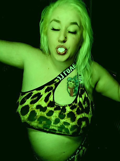 Foto di nudo di fuga di OnlyFans di Phatpervi