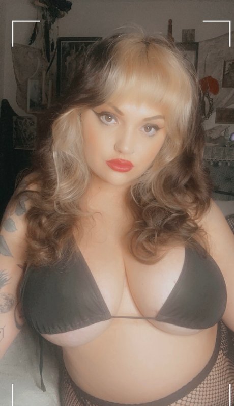 Foto di nudo di fuga di OnlyFans di Primrose