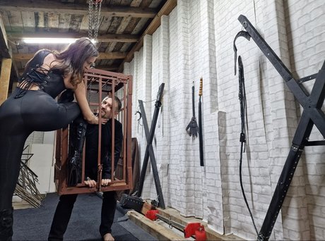 Foto di nudo di fuga di OnlyFans di Mistress Marta