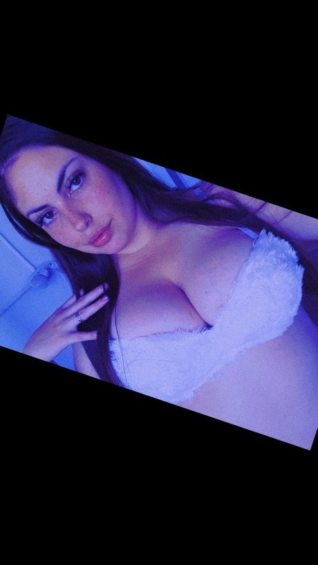 Foto di nudo di fuga di OnlyFans di Mica