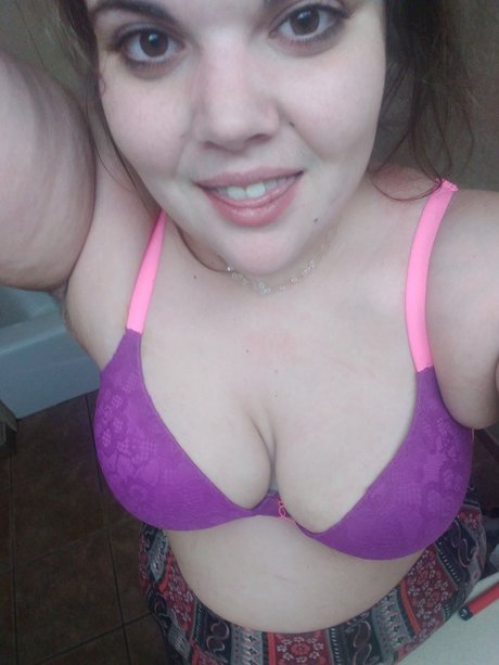 Foto di nudo di fuga di OnlyFans di Shania Bell