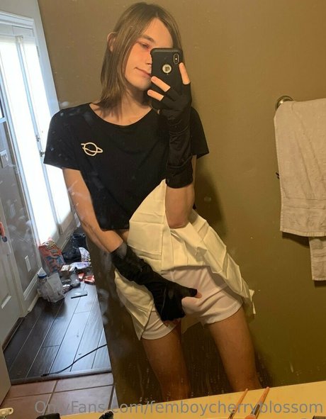 Femboycherryblossom