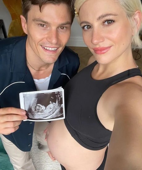 Foto di nudo di fuga di OnlyFans di Pixie Lott