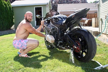 Foto di nudo di fuga di OnlyFans di Ben Arnold