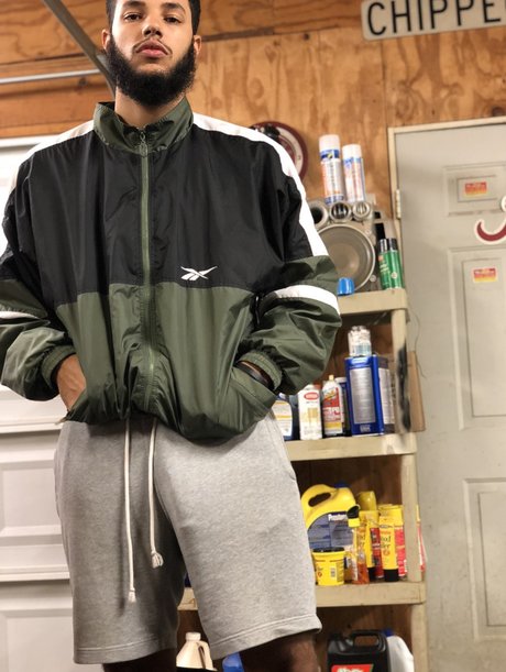 Foto di nudo di fuga di OnlyFans di Cave Maker