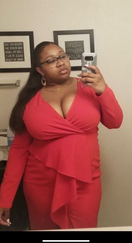 Foto di nudo di fuga di OnlyFans di Cara Gianni