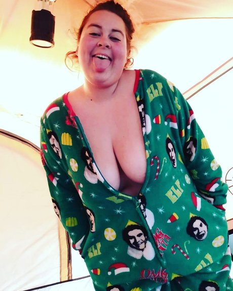 Foto di nudo di fuga di OnlyFans di Millennia