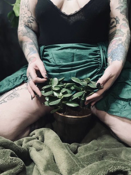 Foto di nudo di fuga di OnlyFans di Miss Blu Rose