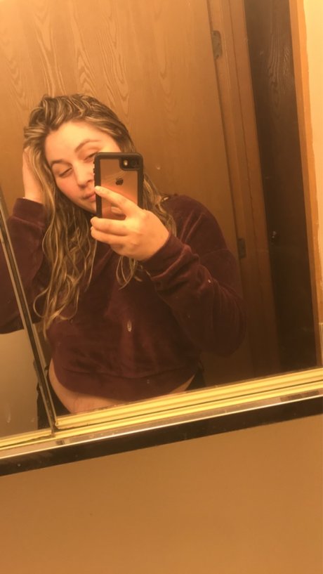 Foto di nudo di fuga di OnlyFans di Sydney Starling