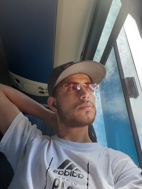 Foto di nudo di fuga di OnlyFans di Juan Camilo Rodriguez Ortiz