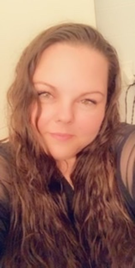 Foto di nudo di fuga di OnlyFans di Mistress Angie