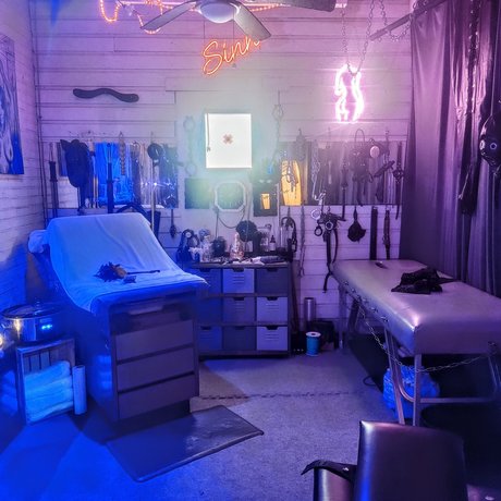 Foto di nudo di fuga di OnlyFans di Mistress Sinn