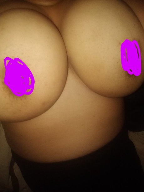 Foto di nudo di fuga di OnlyFans di 18