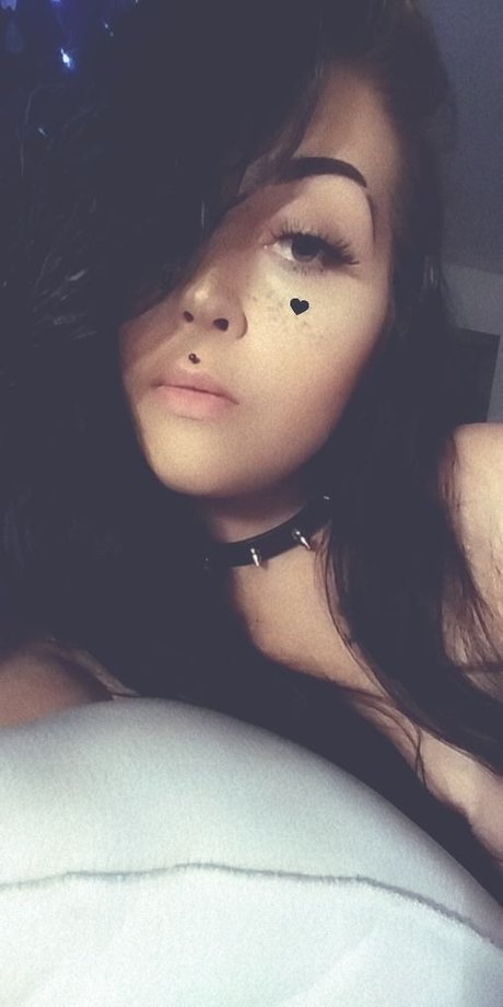 Foto di nudo di fuga di OnlyFans di Eve