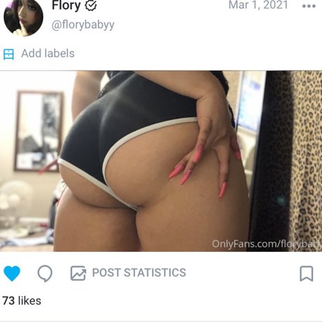 Foto di nudo di fuga di OnlyFans di Flory