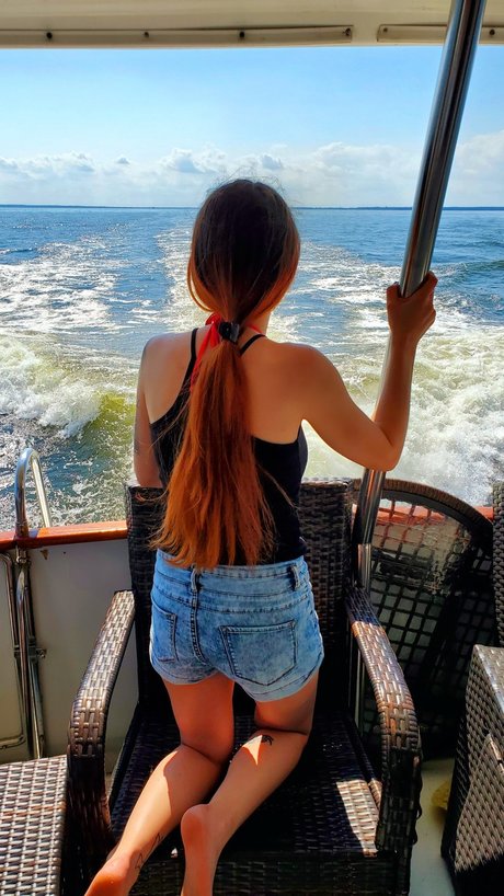 Mrs Awkward The Meme Queen