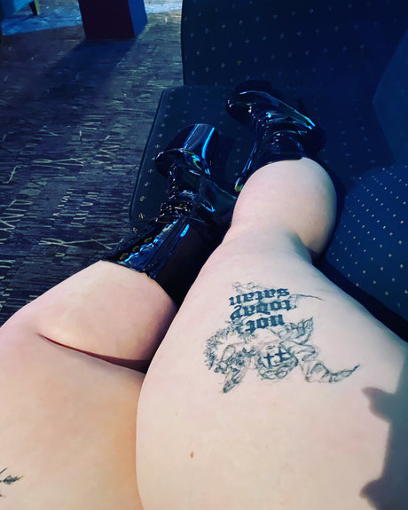 Foto di nudo di fuga di OnlyFans di Mx Pixie Styx