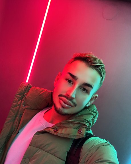 Foto di nudo di fuga di OnlyFans di Dominik