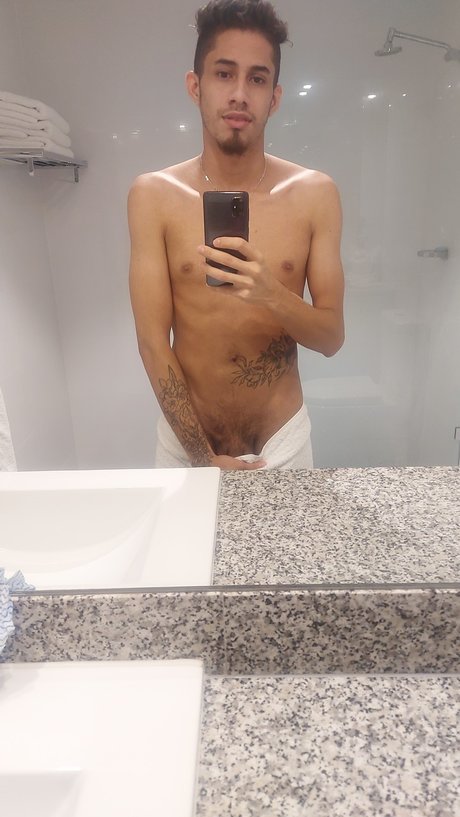 Foto di nudo di fuga di OnlyFans di Cesarv