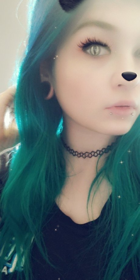 Foto di nudo di fuga di OnlyFans di Blue Haired Beauty