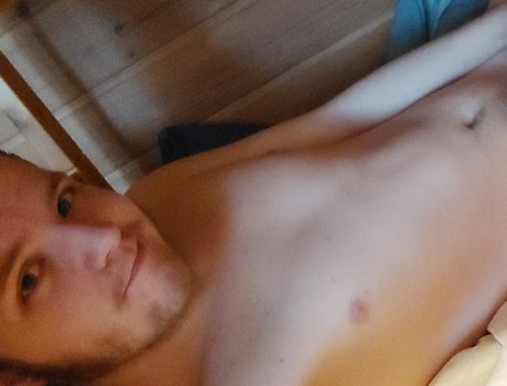 Foto di nudo di fuga di OnlyFans di Darius Bakken