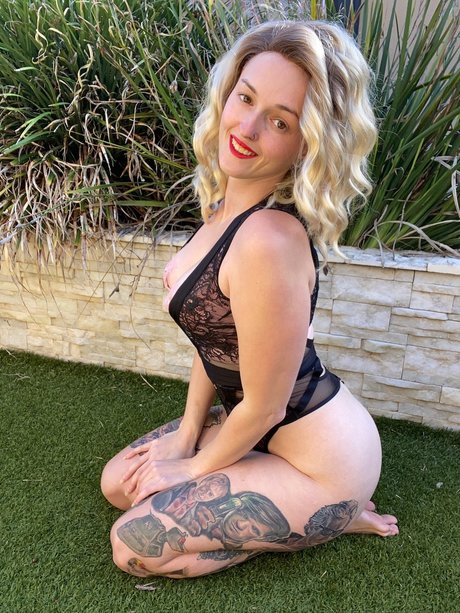 Cherry Valentine  Premium 