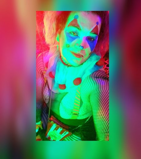 Foto di nudo di fuga di OnlyFans di Tate R Thot The Clown Puppy
