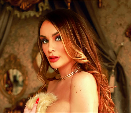 Foto di nudo di fuga di OnlyFans di N I C O L E  M U N I Z  O F I C I A L