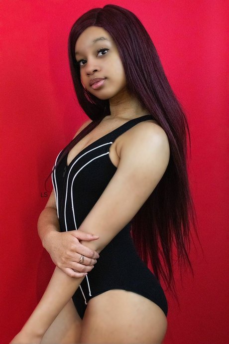 Foto di nudo di fuga di OnlyFans di Nevaehriice