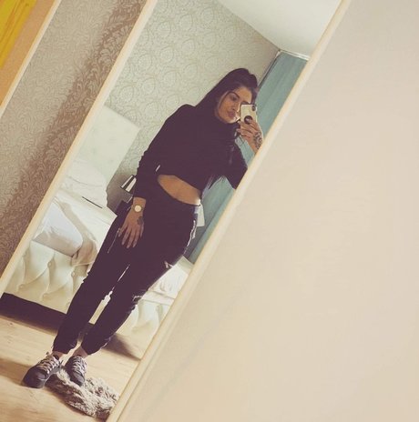 Foto di nudo di fuga di OnlyFans di Bruneta Sexy