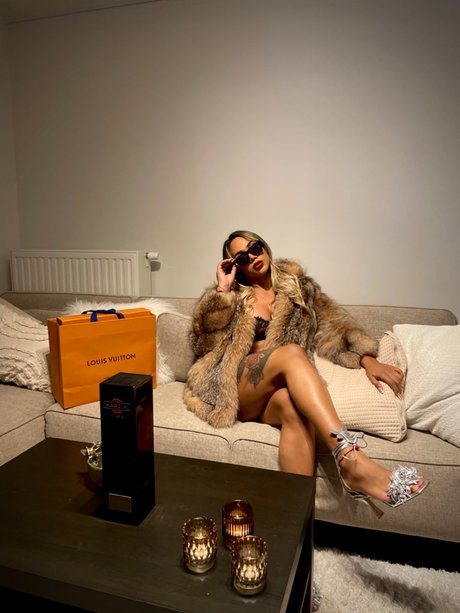 Foto di nudo di fuga di OnlyFans di Ailyn Osorio