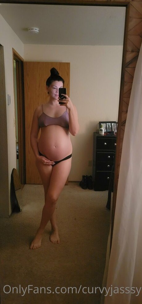 Curvyjasssy