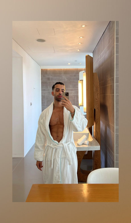 Foto di nudo di fuga di OnlyFans di 1995