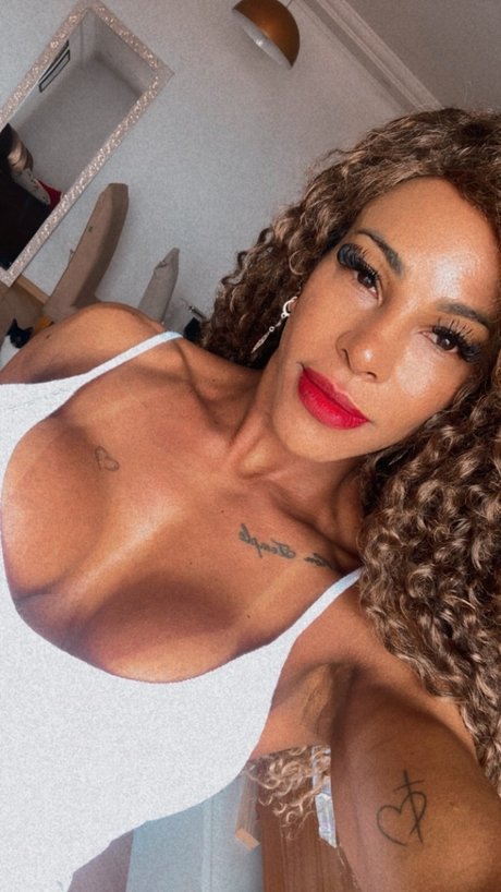 Foto di nudo di fuga di OnlyFans di Andreia Santos