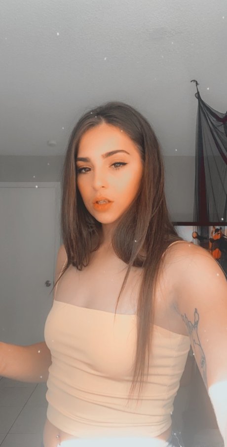 Foto di nudo di fuga di OnlyFans di Sofie Reyez