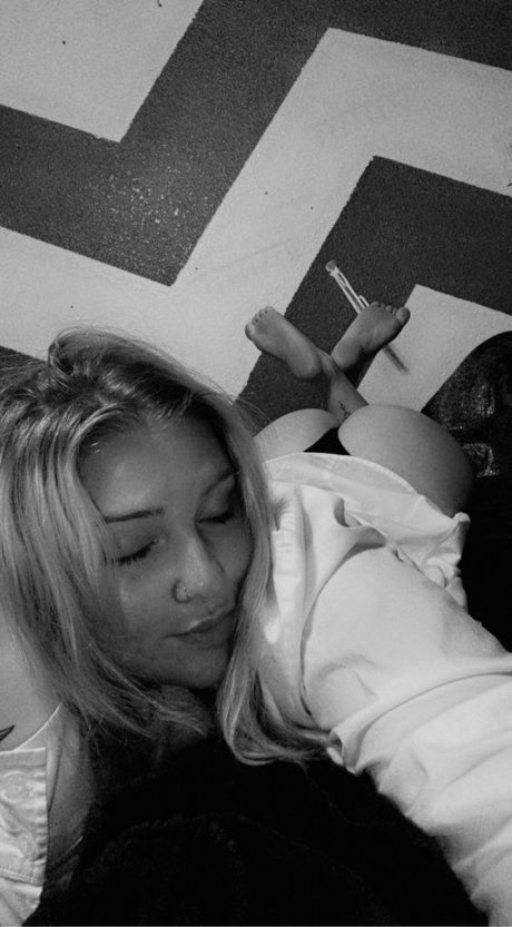 Foto di nudo di fuga di OnlyFans di Layla