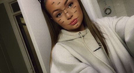 Foto di nudo di fuga di OnlyFans di Abi